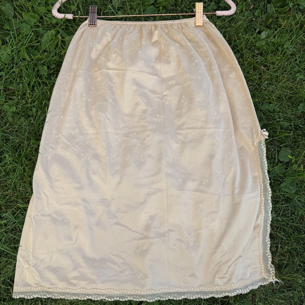 Givenchy Underdressings Half Slip M Beige Monogram Logo Lace Trim Vintage 1081